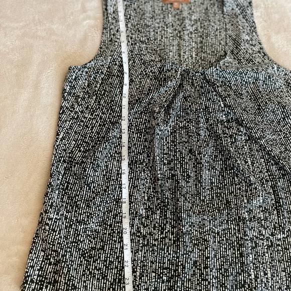 Ellen Tracy Pleated Sleeveless Top - Size M - Picture 11 of 11
